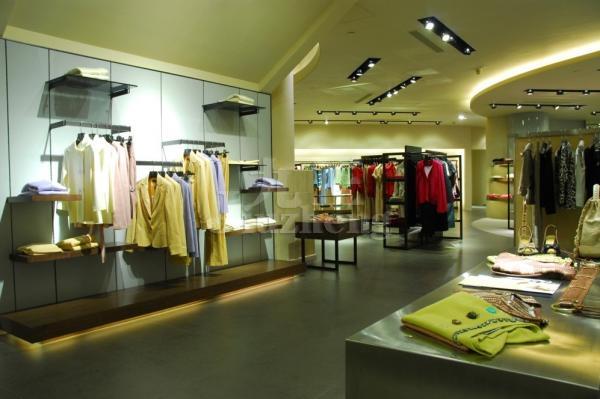服装店生意差 店主如何进行挽救？心态很重要