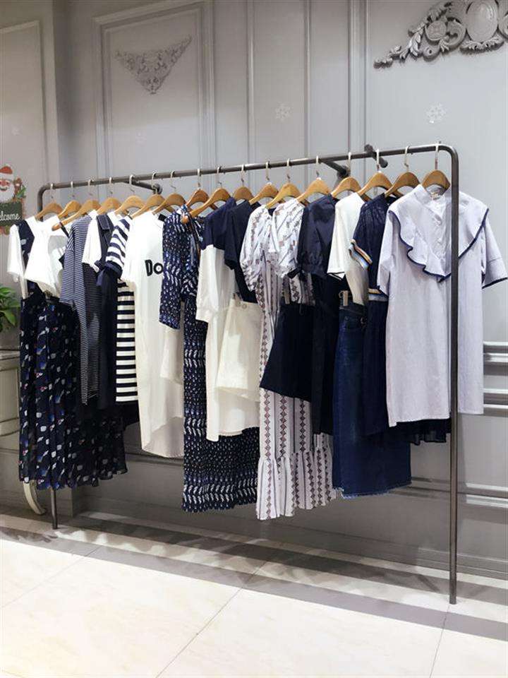 对于品牌折扣女装批发服装店的点与面